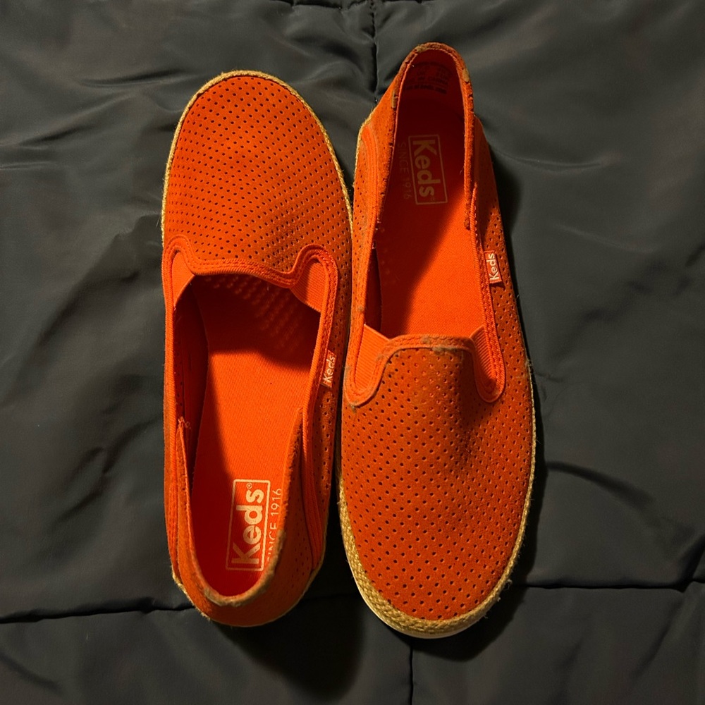 Women women's Keds shoes size 9 1/2 worn twice.